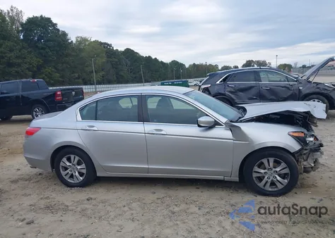 2010 Honda Accord 2.4 Lx-P z USA, uszkodzony, nr VIN 1HGCP2F46AA042409